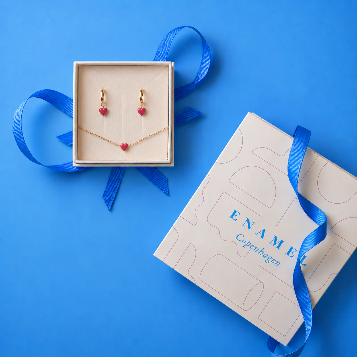 Amore Red Elegant Gift Set - Image 2